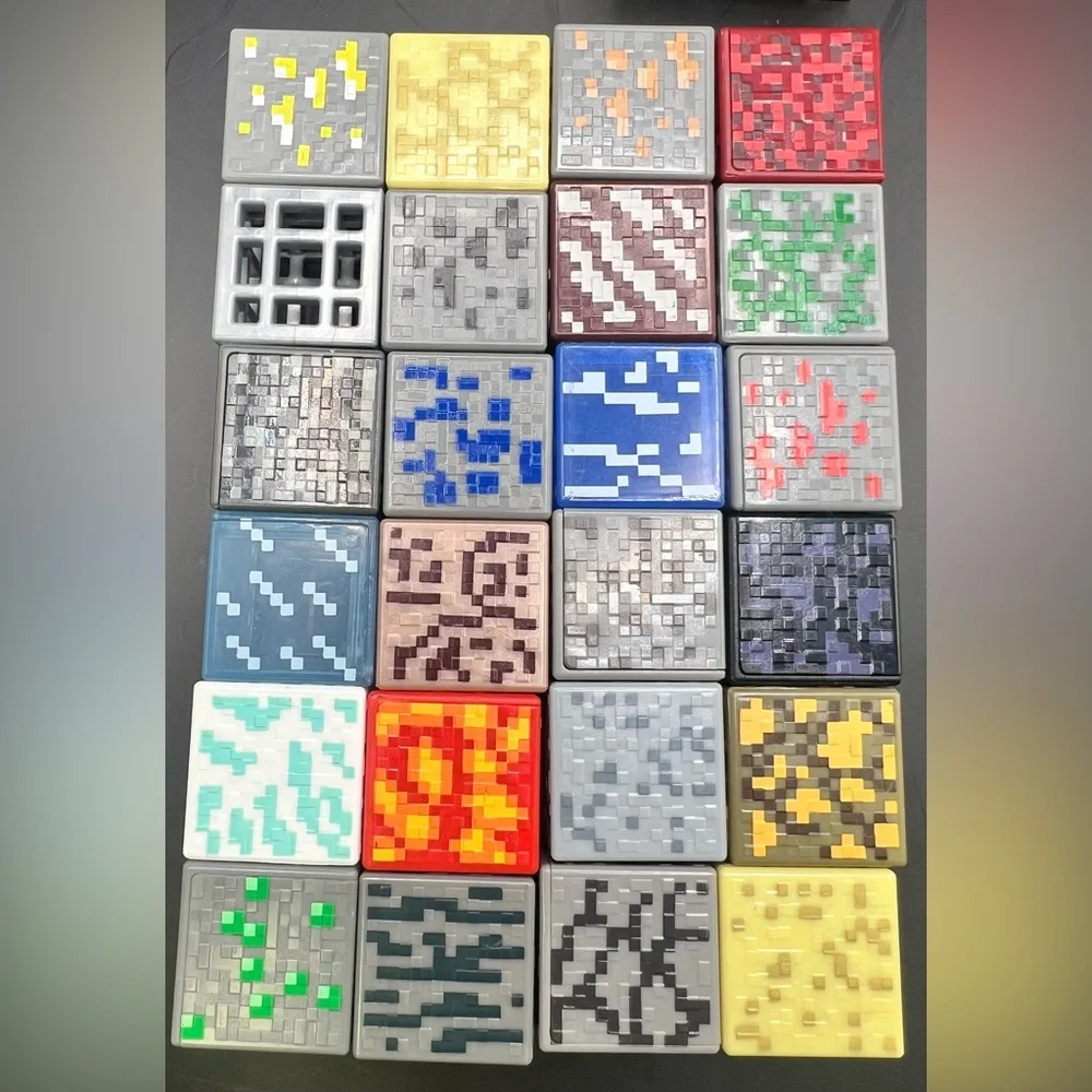 Minecraft- Block Building Set of 24 with Extra‎ pieces- Figure missing arm